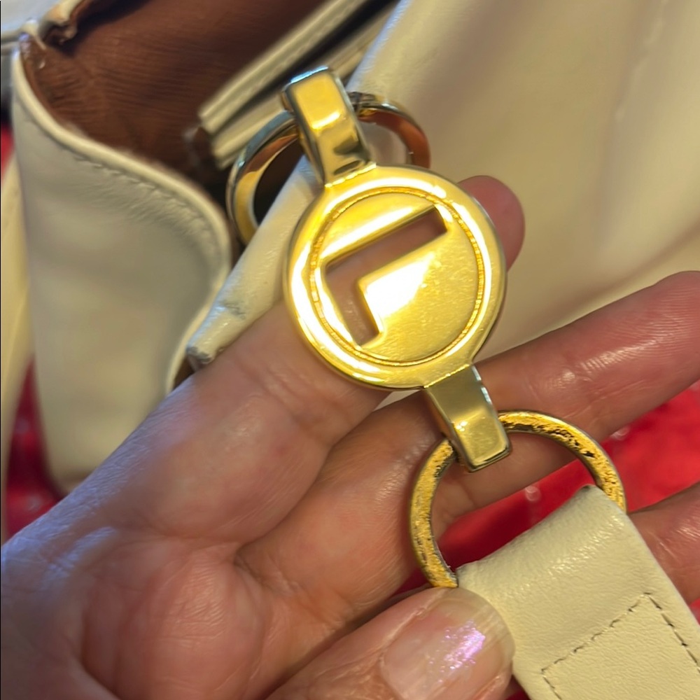 Cream Shoulder Bag - Picture 2 of 6